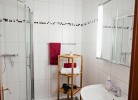 Badezimmer mit Dusche
