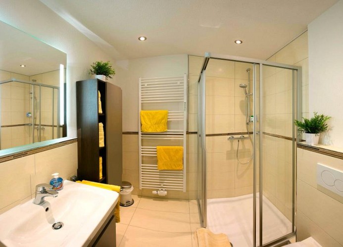 Bad mit Dusche