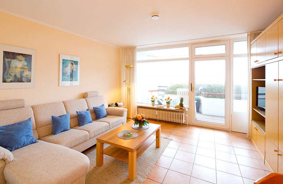 Wohnbereich -  Blick Richtung Balkon