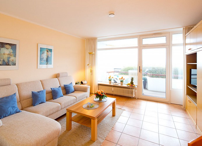 Wohnbereich -  Blick Richtung Balkon