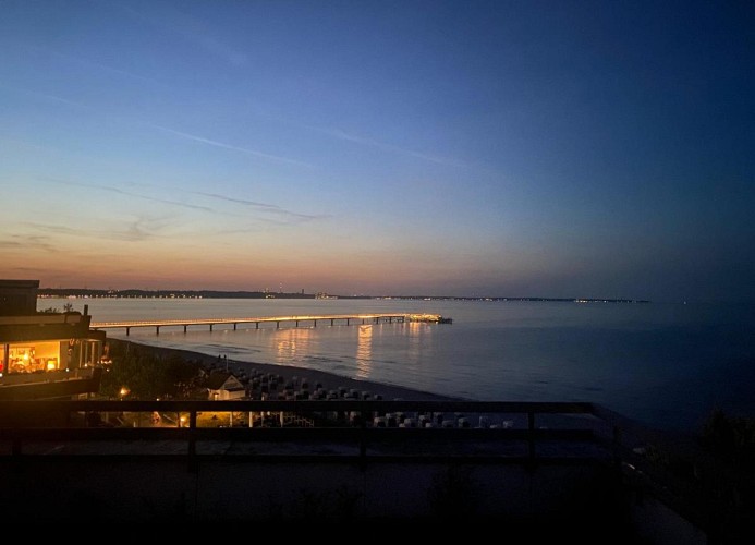 Seebrücke Scharbeutz am Abend