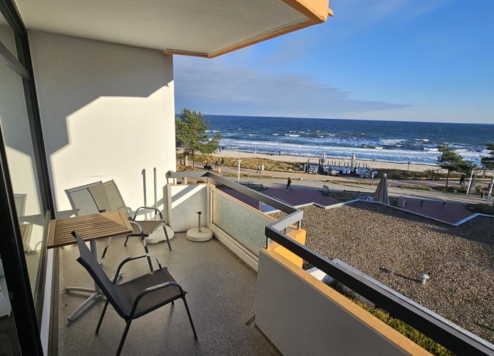 Blick vom Balkon Ostwind und blauer Himmel
