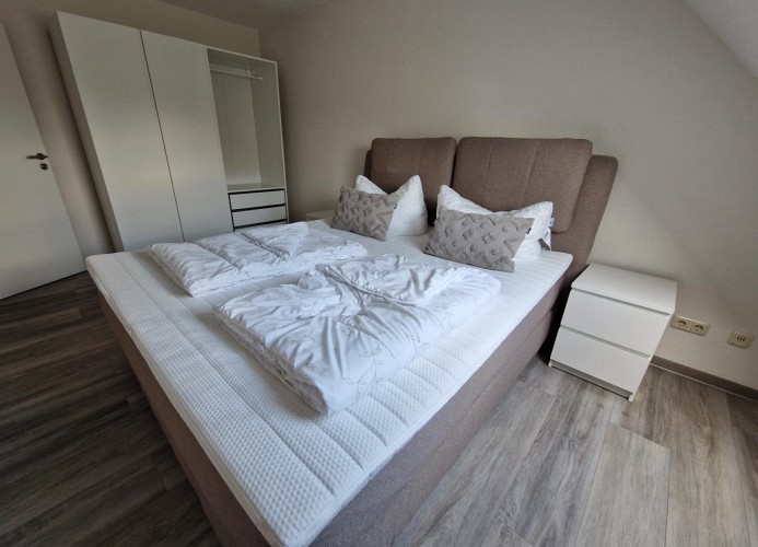 Neues Boxspringbett im Schlafzimmer