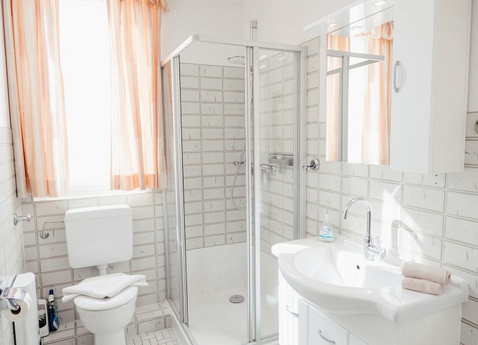 großzügiges Badezimmer