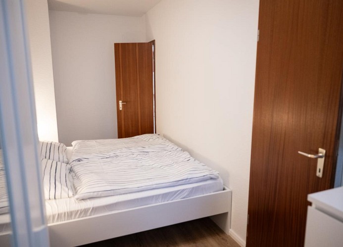 Zwei Türen zum neuen Schlafzimmer